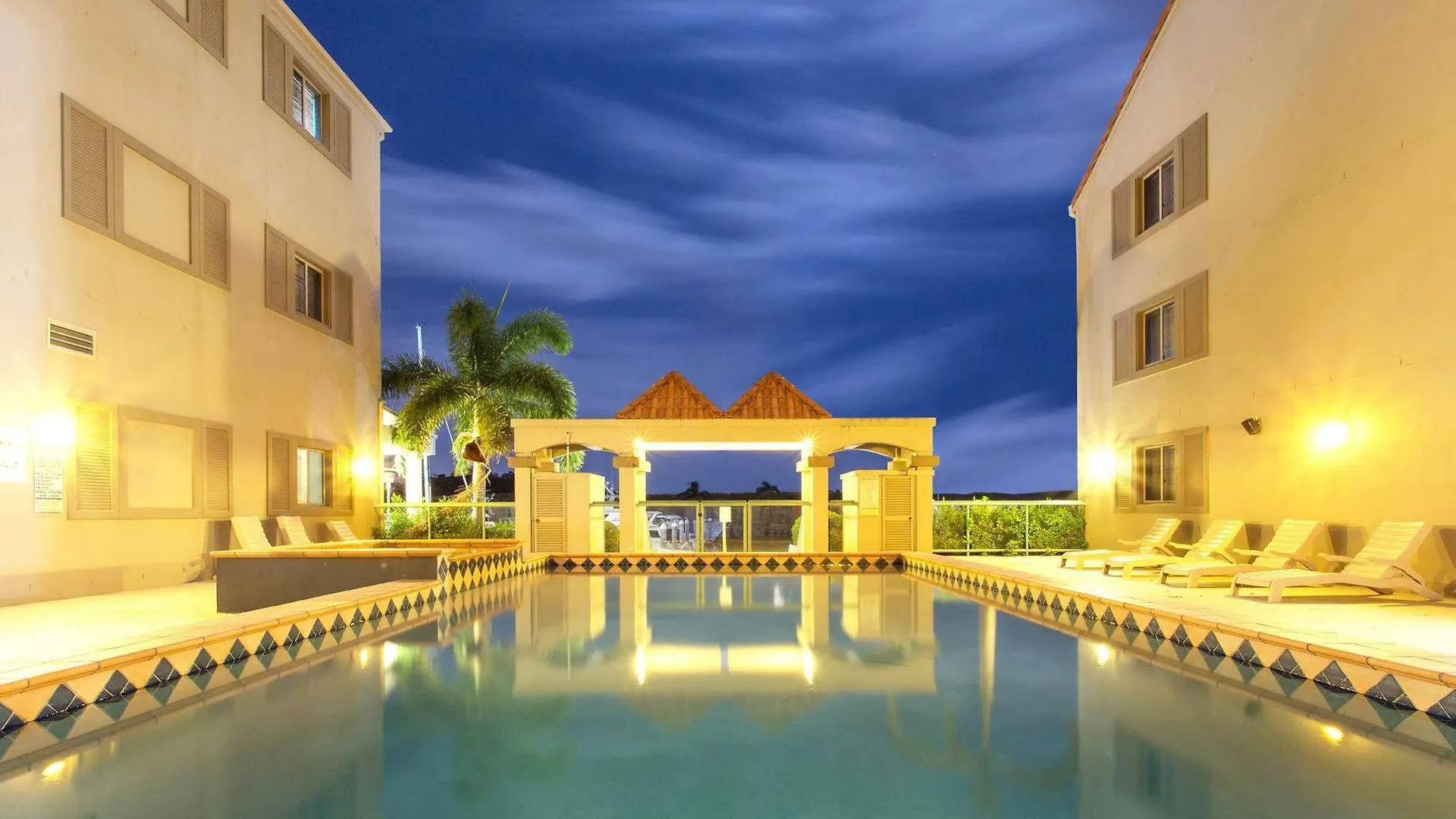 Hotel Marina Quays International Hope Island