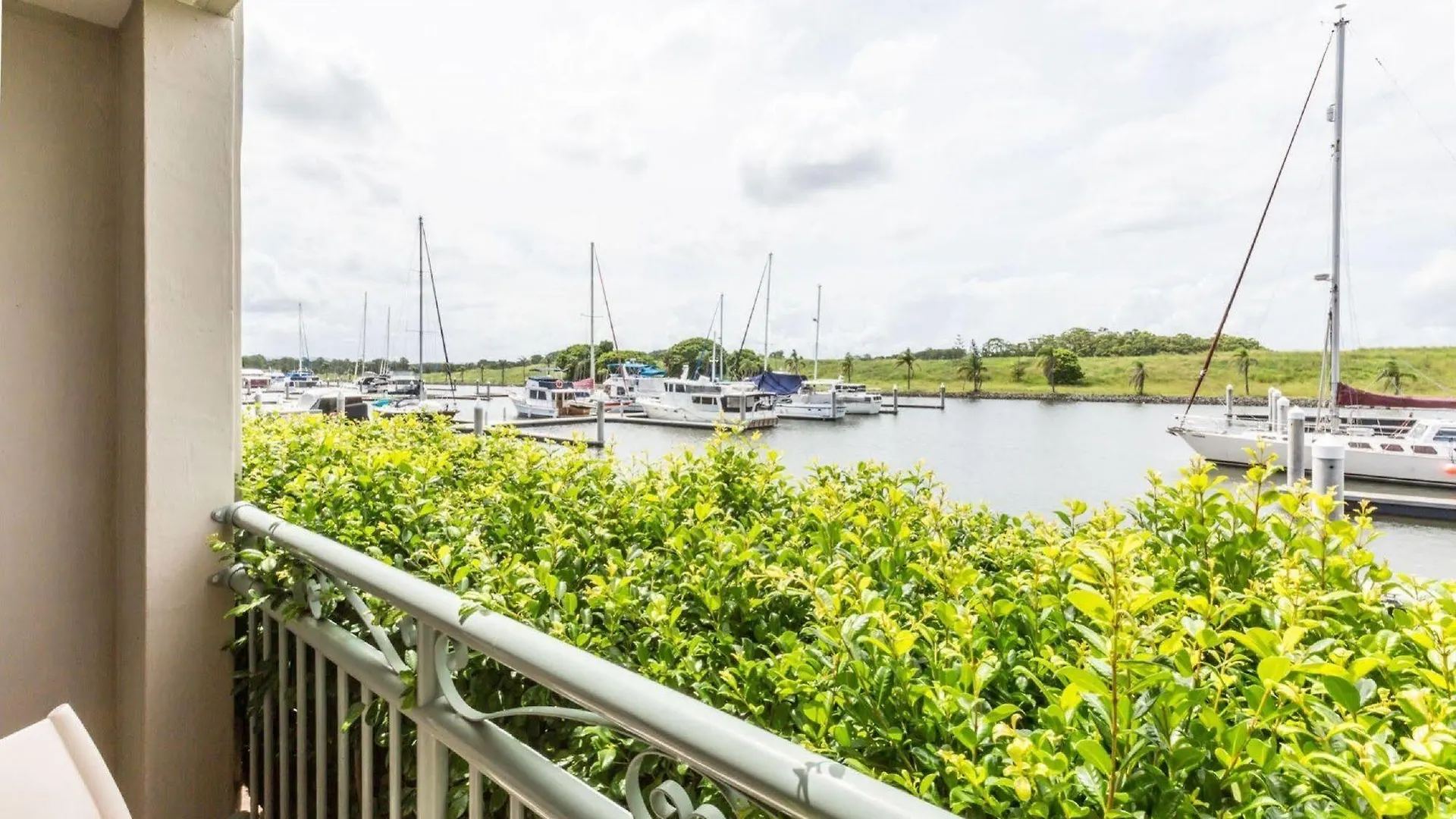 Hotel Marina Quays International Hope Island