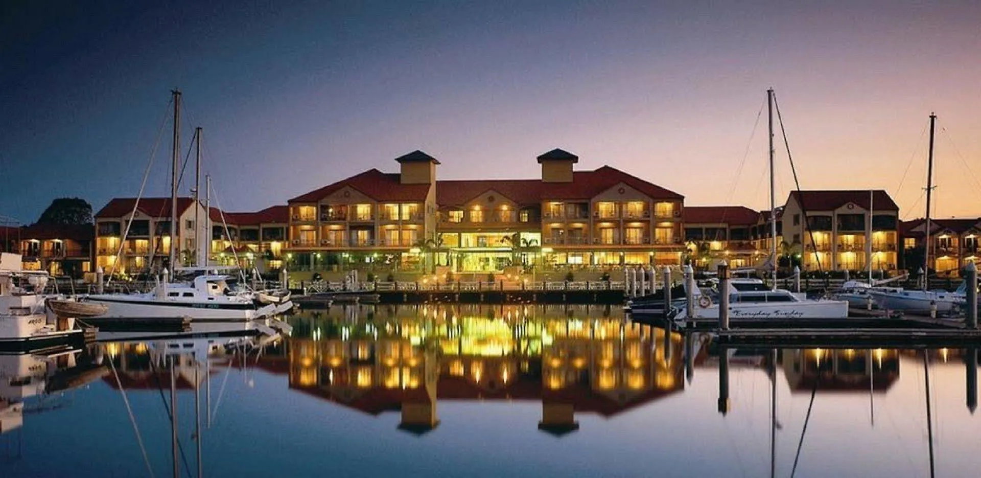 ****  Marina Quays International Hotel Hope Island Australia