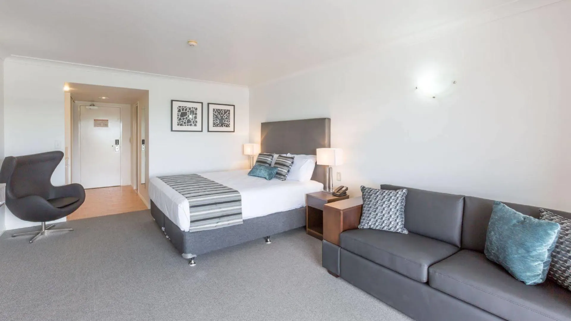 ****  Marina Quays International Hotel Hope Island Australia