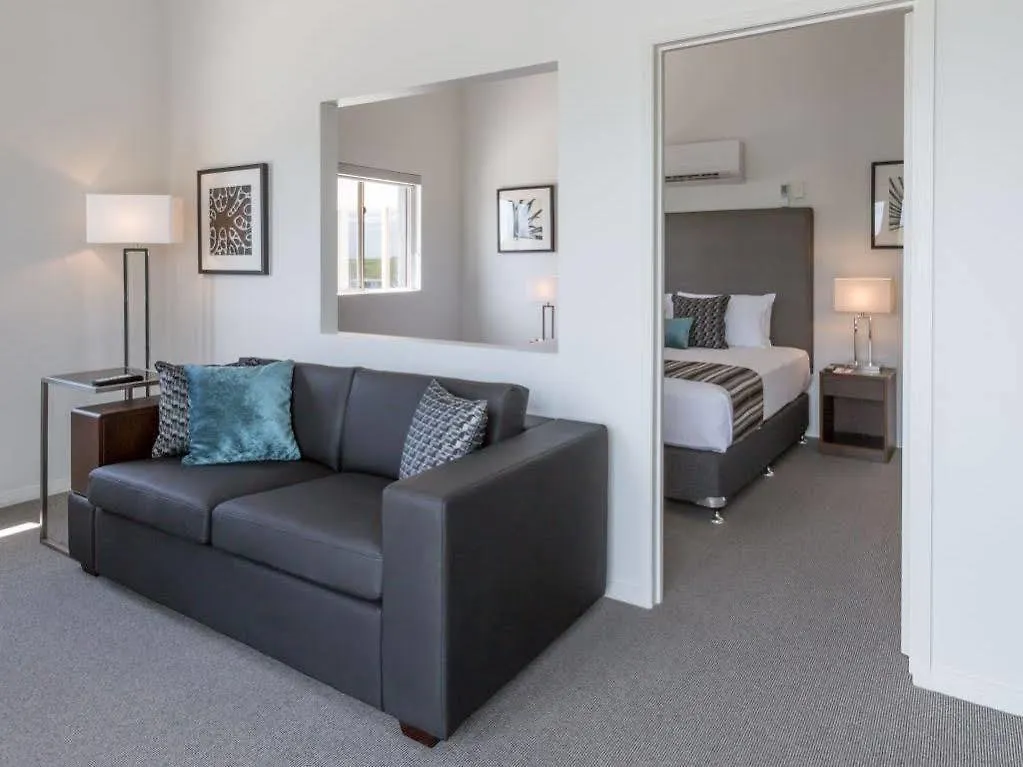 Marina Quays International Hotel Hope Island