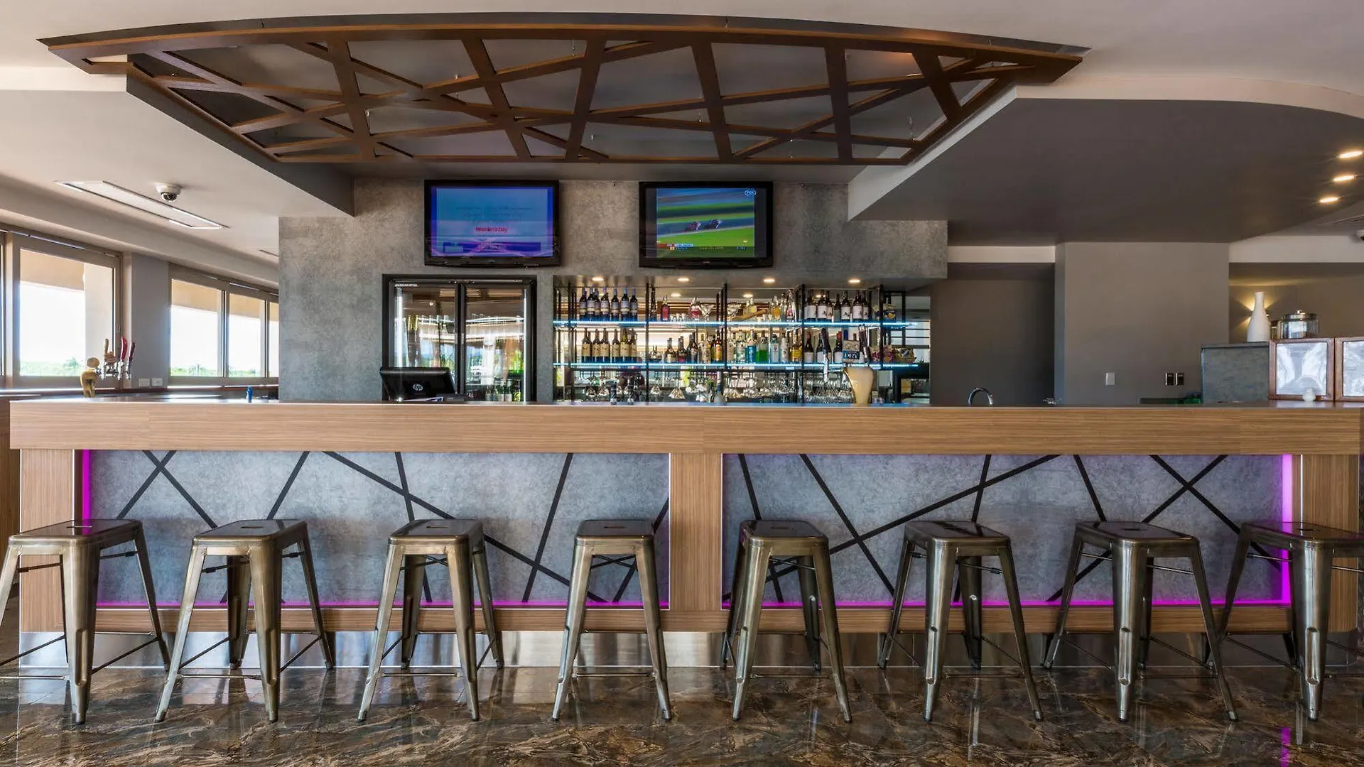 Marina Quays International Hotel Hope Island